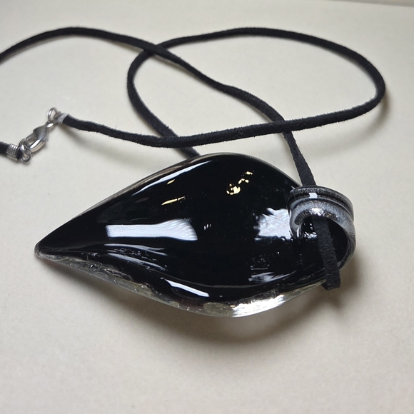 Black & Silver Glass Pendant - Picture 4 of 5